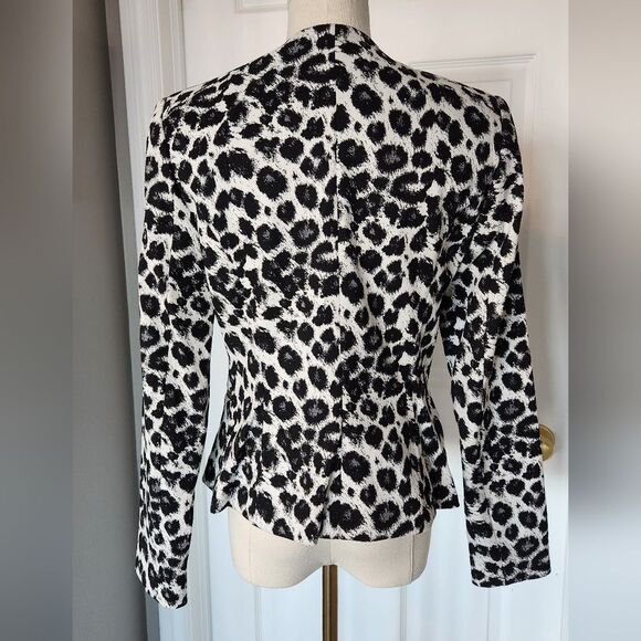 NWOTโCalvin Klein Black & white Leopard Print Jacket - Picture 3 of 9
